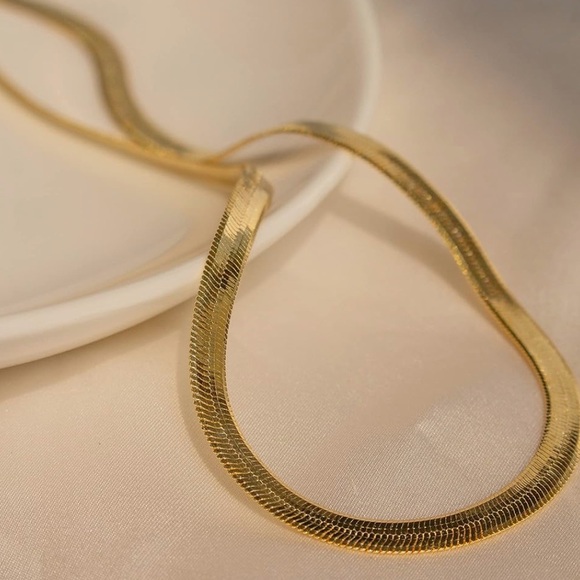 14K Gold 5mm Herringbone Snake Chain Choker Necklace Chunky Shiny For Women - Picture 4 of 6